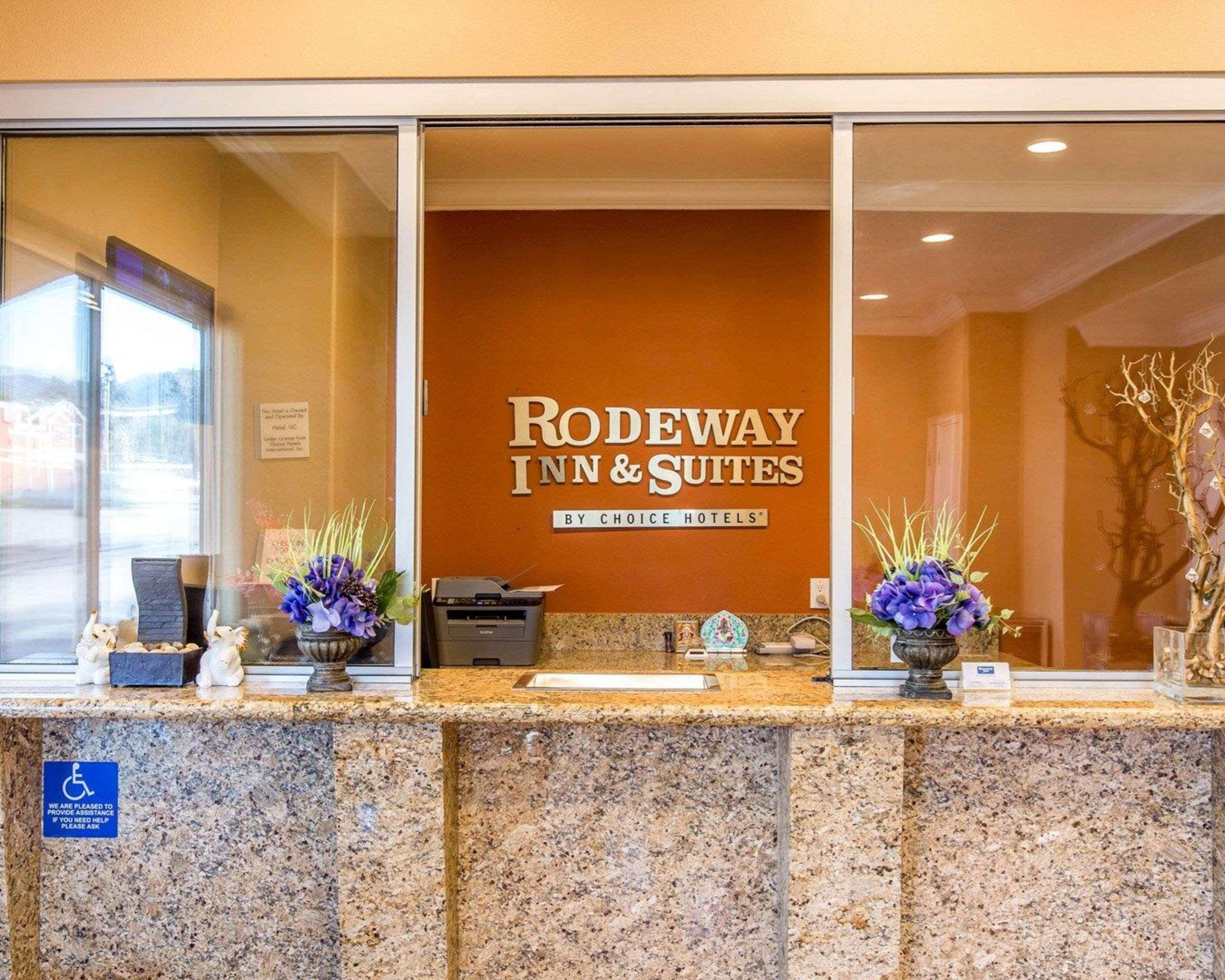 Rodeway Inn & Suites Corona Ngoại thất bức ảnh