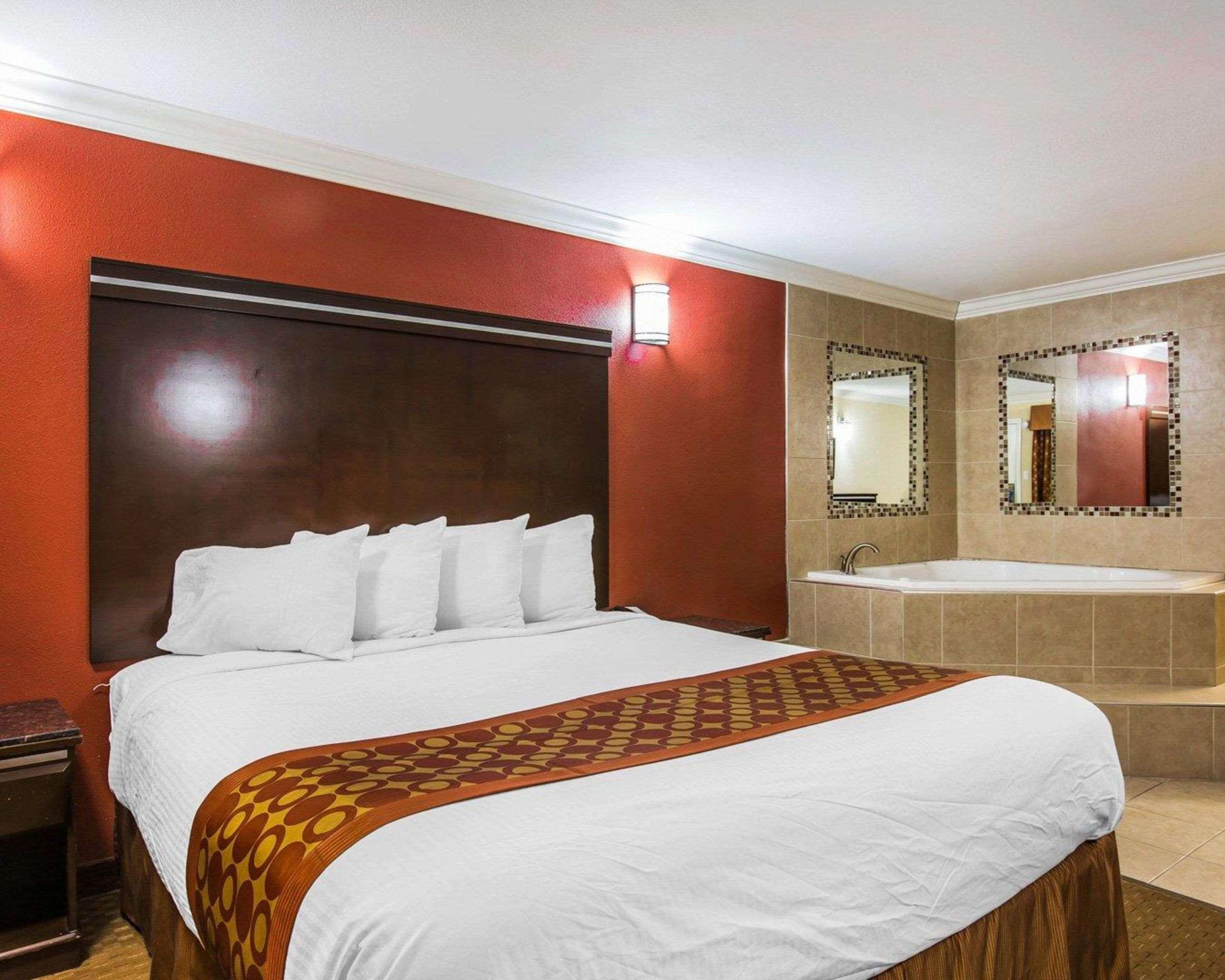 Rodeway Inn & Suites Corona Ngoại thất bức ảnh